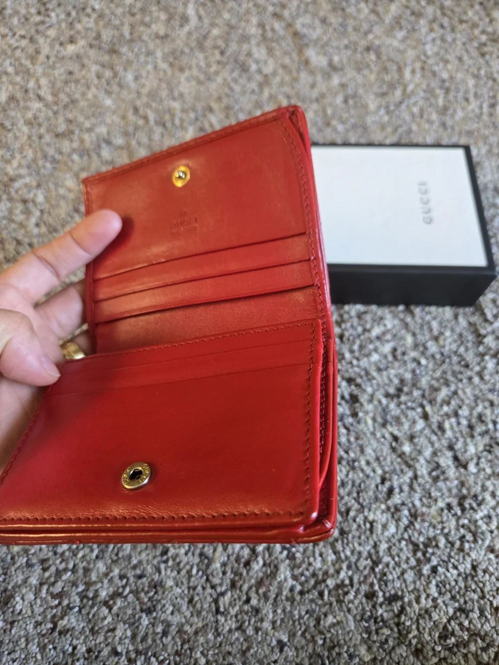 Gucci Red Quilted Leather Compact Wallet with Gold Double G - Picture 3 of 9